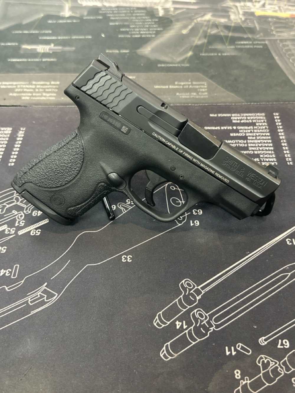 Smith & Wesson M&P 9 Shield - 9x19 - GC - W/Box -img-1