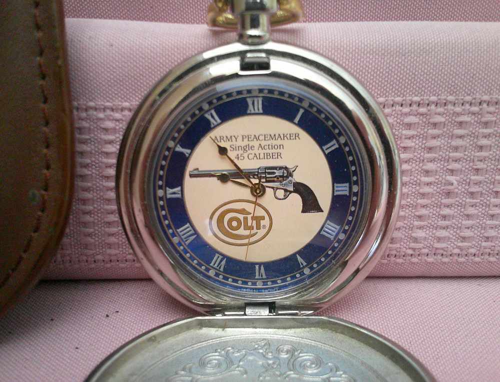 Franklin Mint Colt Peacemaker Pocket Watch 24K Gold Accents Mfg 1993 works!-img-3