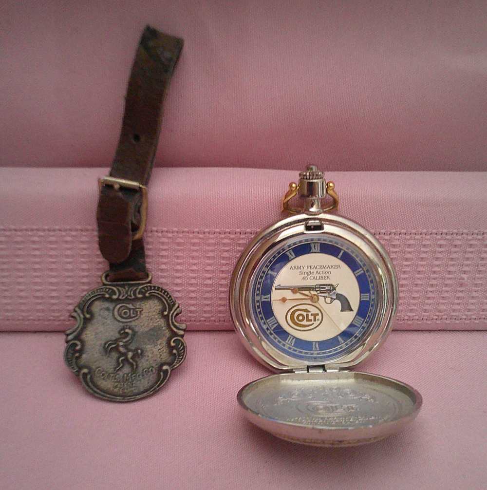 Franklin Mint Colt Peacemaker Pocket Watch 24K Gold Accents Mfg 1993 works!-img-0