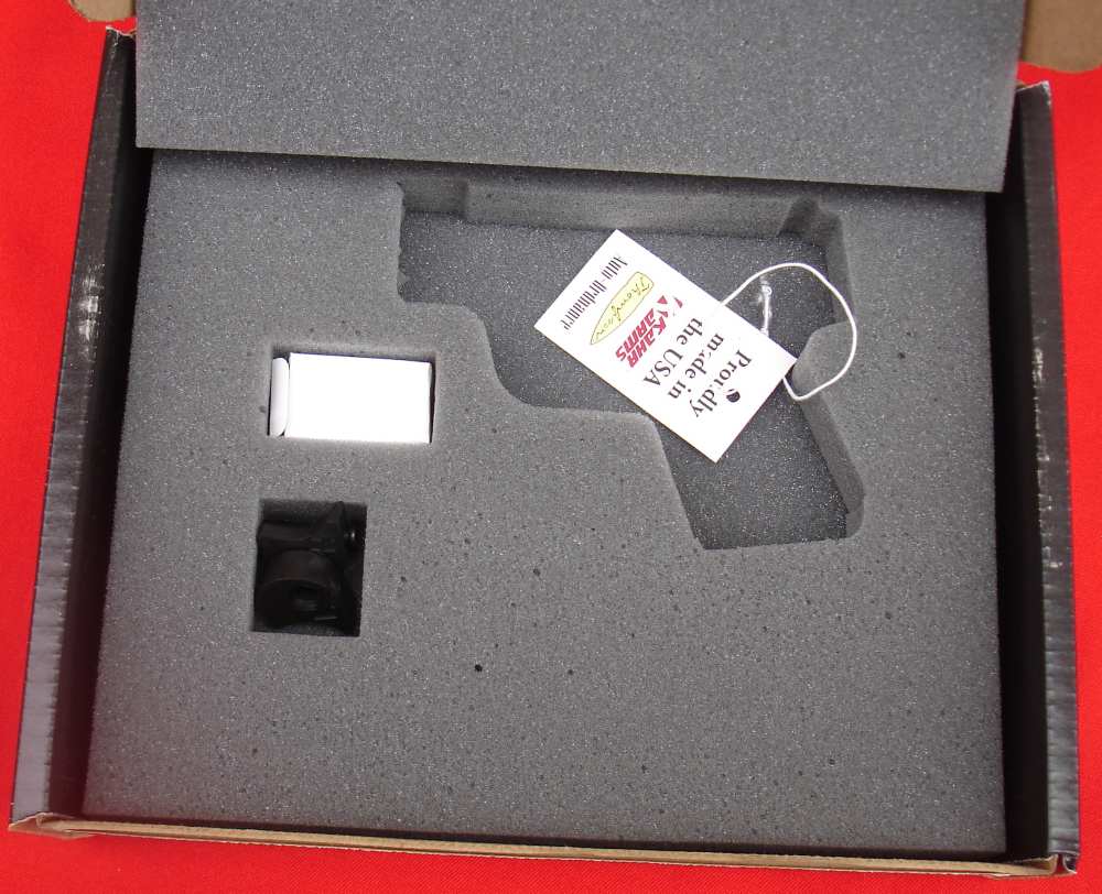 KAHR CW380 Factory Box.-img-2