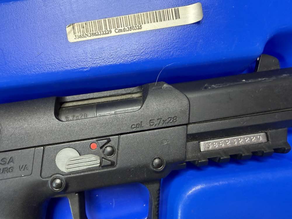LNIB FNH Five Seven 5.7x28 black w/ 3 mags NICE! Trades!-img-4