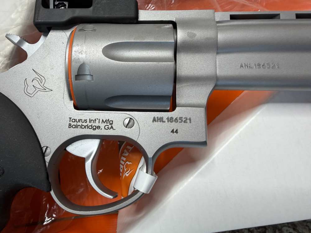 NIB Taurus m44 44 mag 8 3/8 stainless NICE! Trades!-img-3