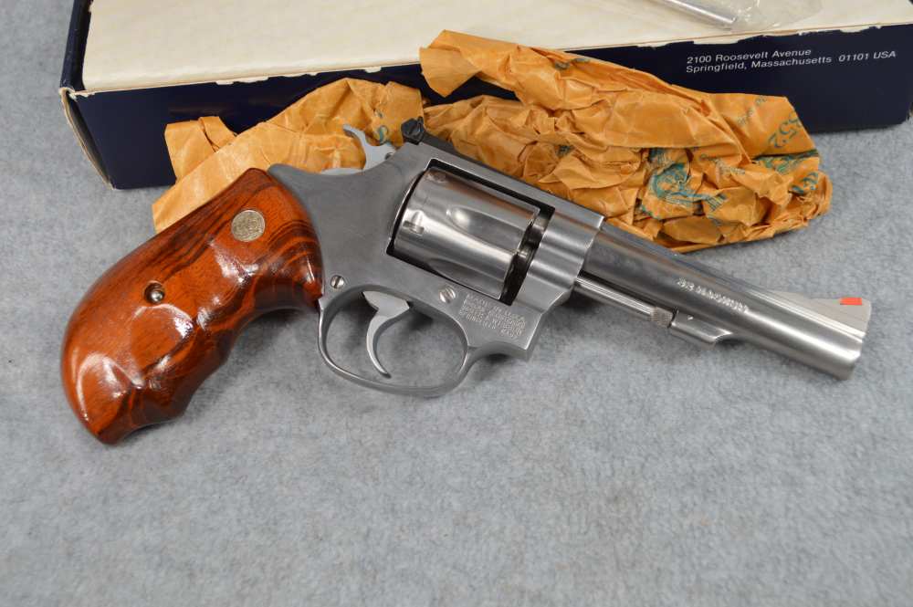 Ultra Scarce Smith & Wesson 631 4" .32 H&R Mag Box and Paperwork-img-1