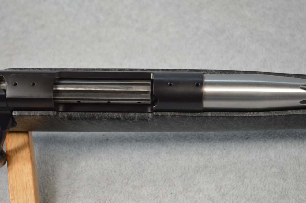 Weatherby Mark V Accumark 300 Wby Mag USA-img-9