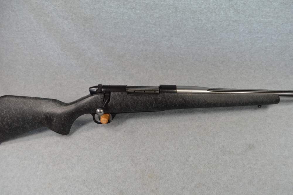 Weatherby Mark V Accumark 300 Wby Mag USA-img-0