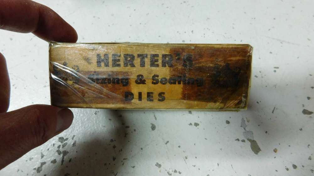 VINTAGE Herter's 35 Whelen Dies in Original Box-img-1