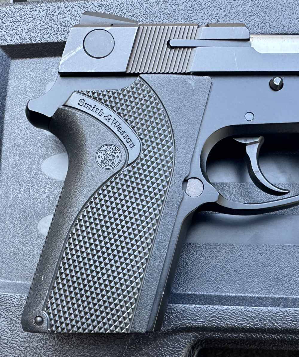 S&W 908 Compact Lightweight 9mm 8-round Pistol, Metal Frame, 2002-img-11