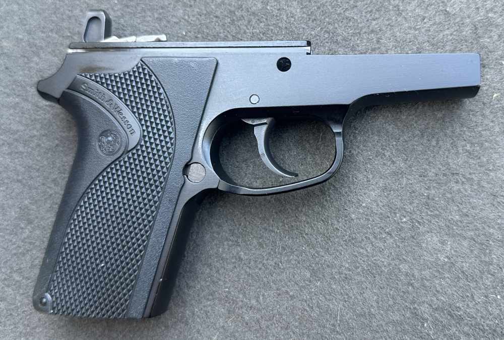 S&W 908 Compact Lightweight 9mm 8-round Pistol, Metal Frame, 2002-img-30