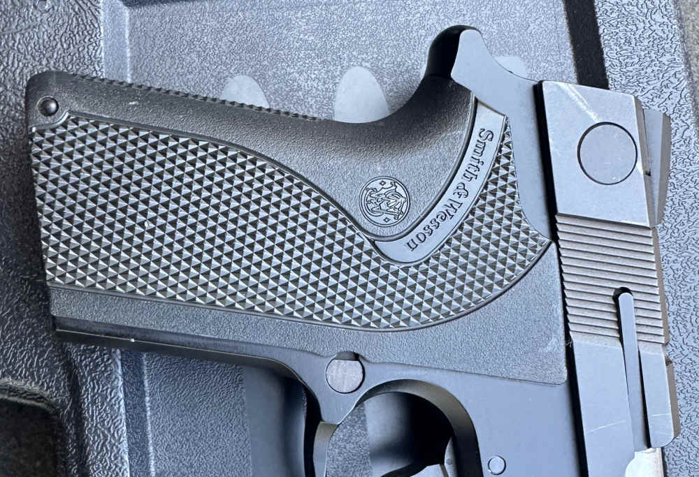 S&W 908 Compact Lightweight 9mm 8-round Pistol, Metal Frame, 2002-img-10