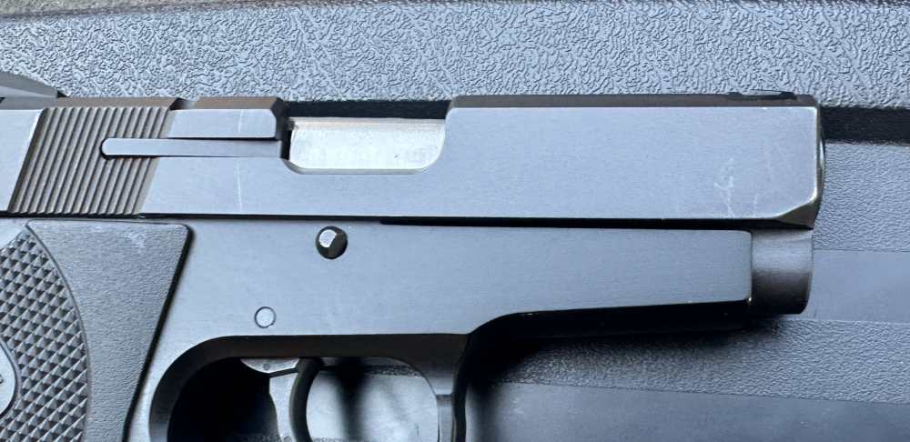 S&W 908 Compact Lightweight 9mm 8-round Pistol, Metal Frame, 2002-img-15