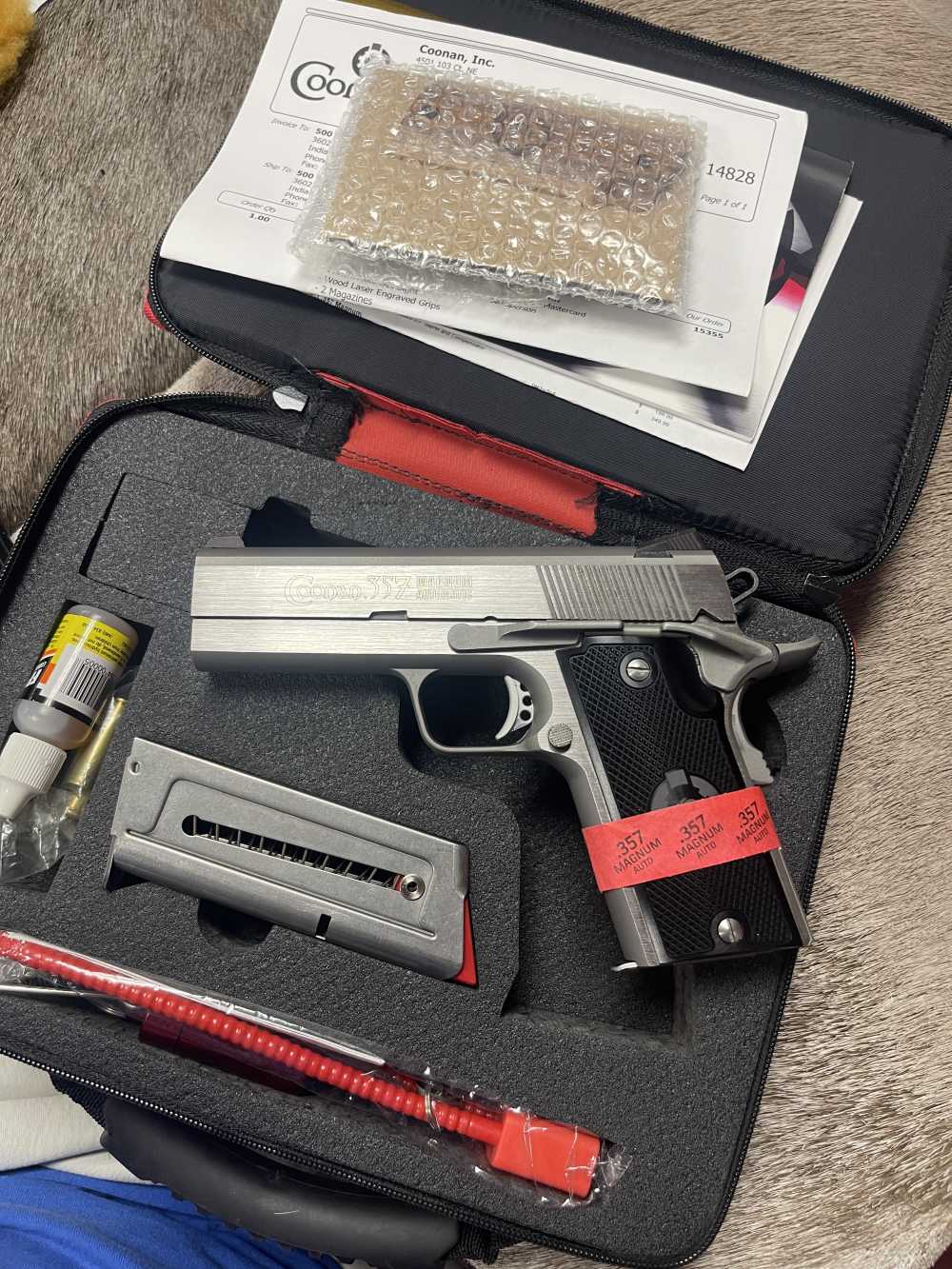 Coonan COMPACT 357 MAG semi auto pistol ULTRA RARE lnib with 4 mags + More-img-1