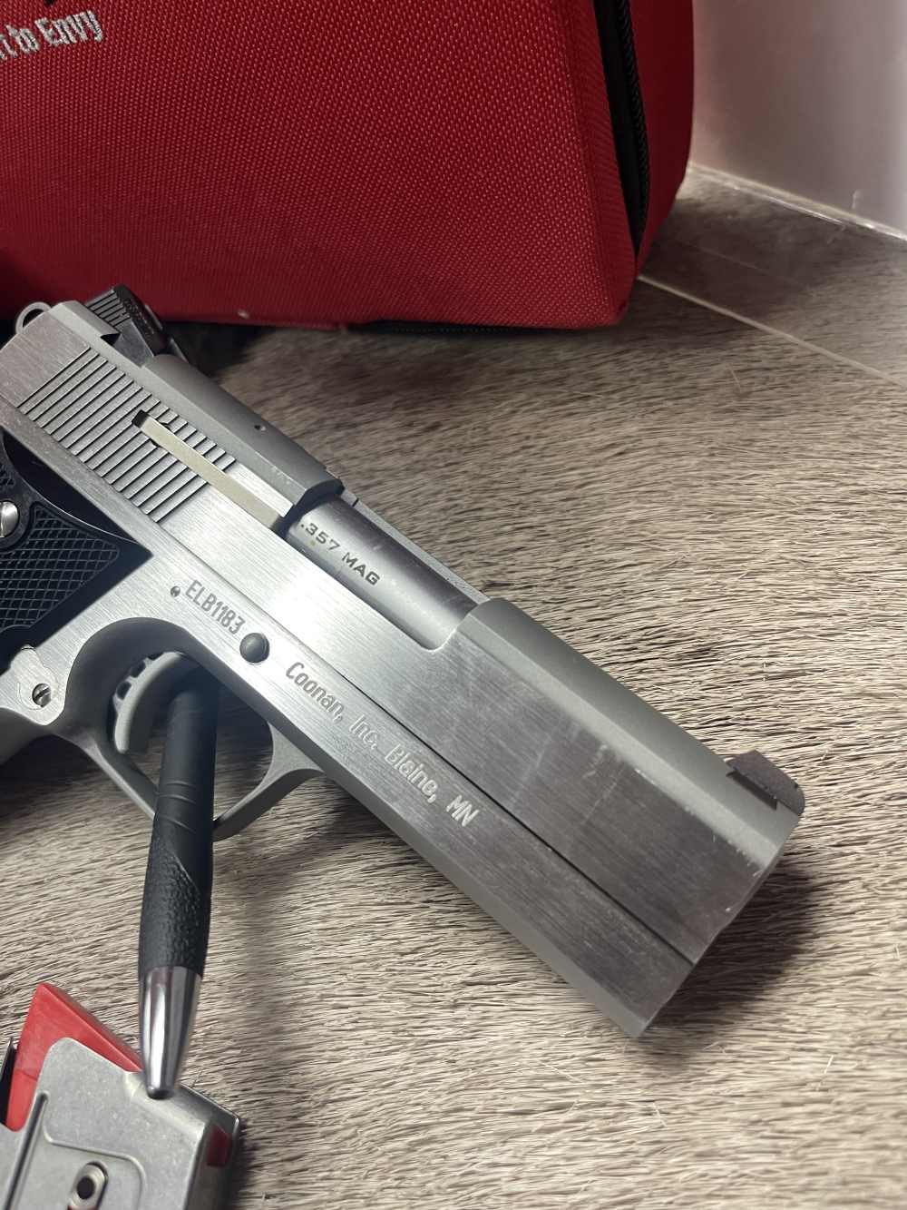 Coonan COMPACT 357 MAG semi auto pistol ULTRA RARE lnib with 4 mags + More-img-16