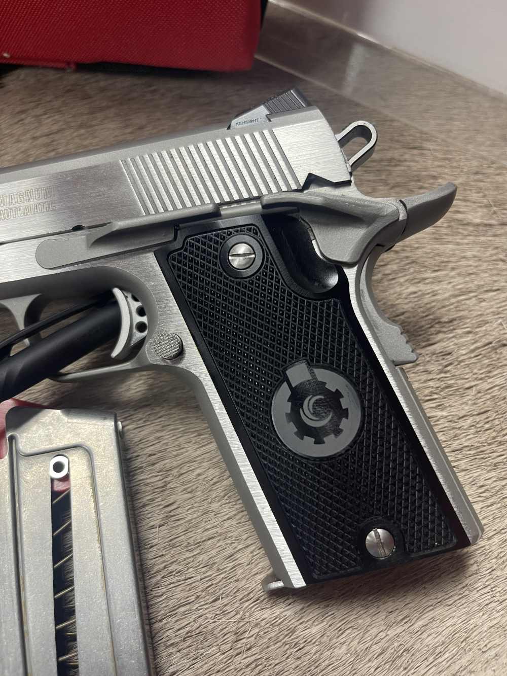Coonan COMPACT 357 MAG semi auto pistol ULTRA RARE lnib with 4 mags + More-img-12