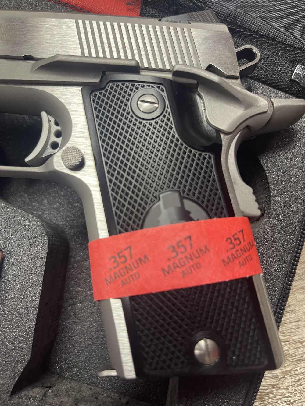 Coonan COMPACT 357 MAG semi auto pistol ULTRA RARE lnib with 4 mags + More-img-2