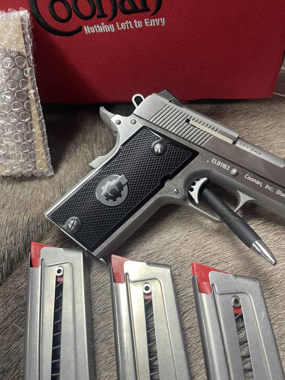 Coonan COMPACT 357 MAG semi auto pistol ULTRA RARE lnib with 4 mags + More-img-14