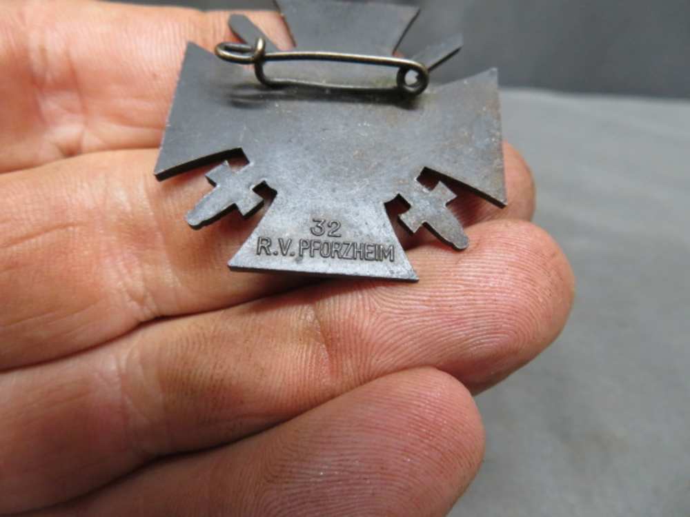 PRE WWII GERMAN 1914-1918 HONOR CROSS W/ SWORDS-UNUSUAL PINBACK-img-2