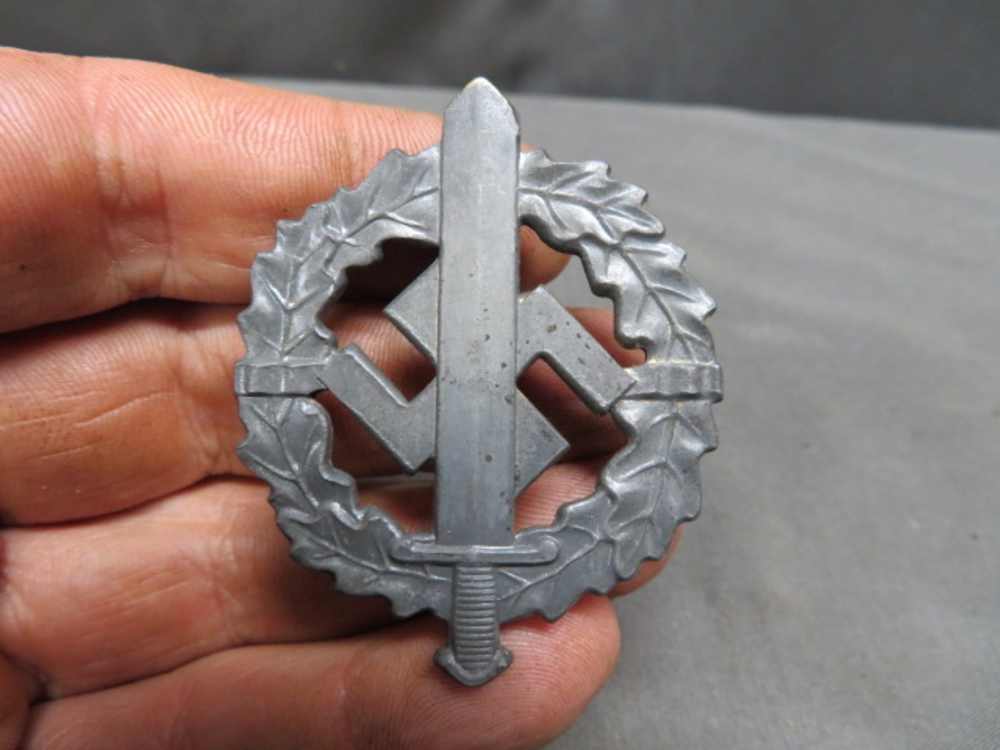WWII GERMAN SA SPORTS BADGE-ORIGINAL-MARKED “43”-img-0