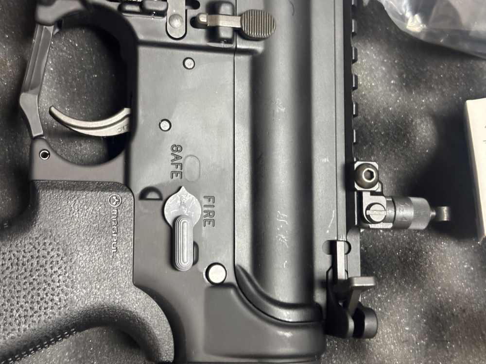 Knights Armament SR15 Stoner rifle mod 2-img-2