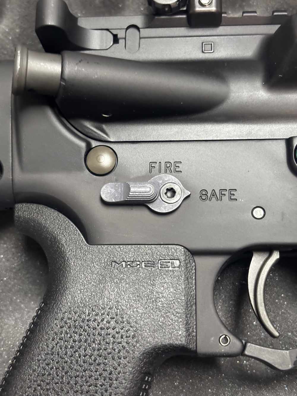 Knights Armament SR15 Stoner rifle mod 2-img-8