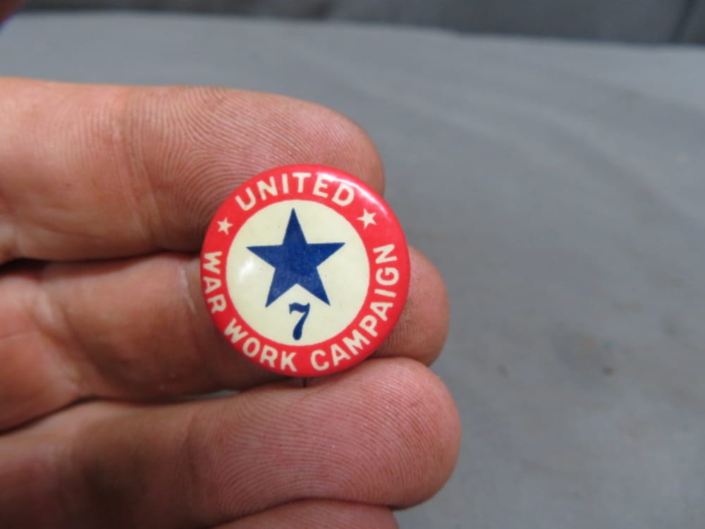LOT OF 4 ORIGINAL WWII AMERICAN WAR BOND BUTTONS PINS-img-7