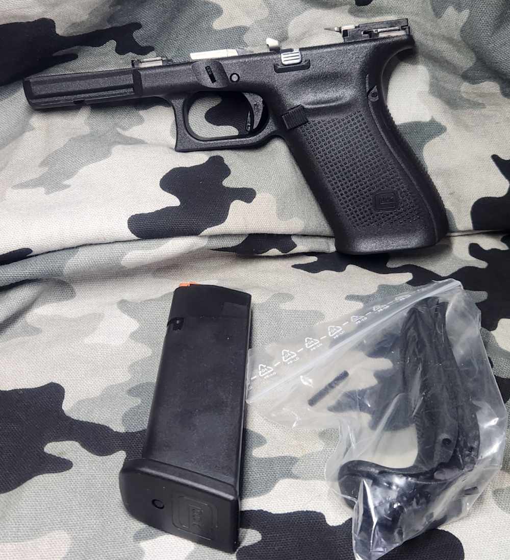 Glock 21 Gen 5 Complete Frame 45ACP Used 63GA 1-13Rdn mag Great Condition-img-0