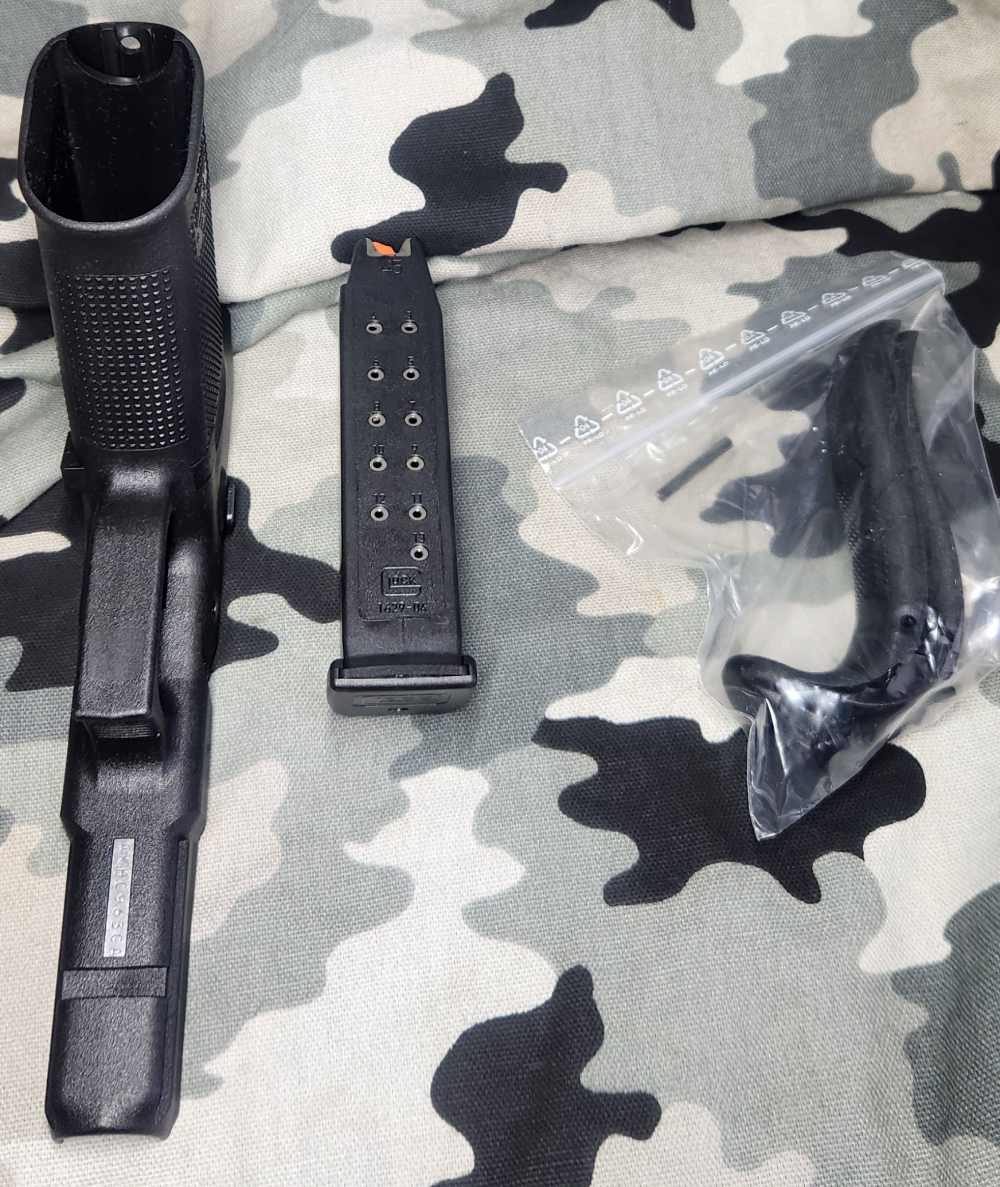 Glock 21 Gen 5 Complete Frame 45ACP Used 63GA 1-13Rdn mag Great Condition-img-3