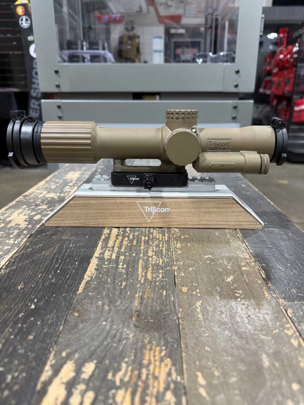 Trijicon VCOG 1-8X FDE MIL -img-2