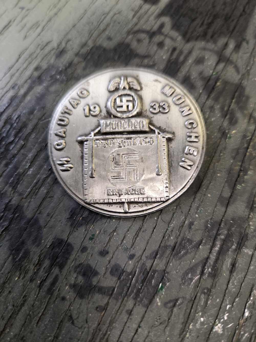 WW2 German SS 1933 Gautag Munchen badge, extra fine condition-img-0