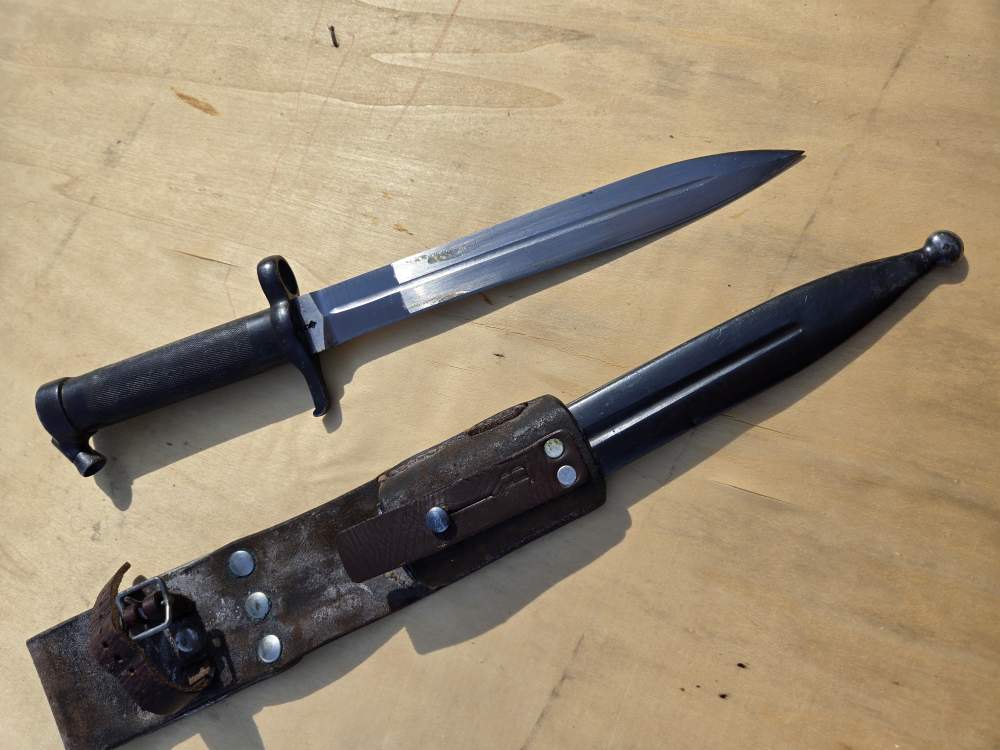 Swedish Military Mauser bayonet extra fine condition original frog-img-13