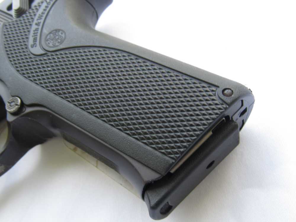1994 Smith & Wesson 915 9mm $.01 Start No Reserve-img-7