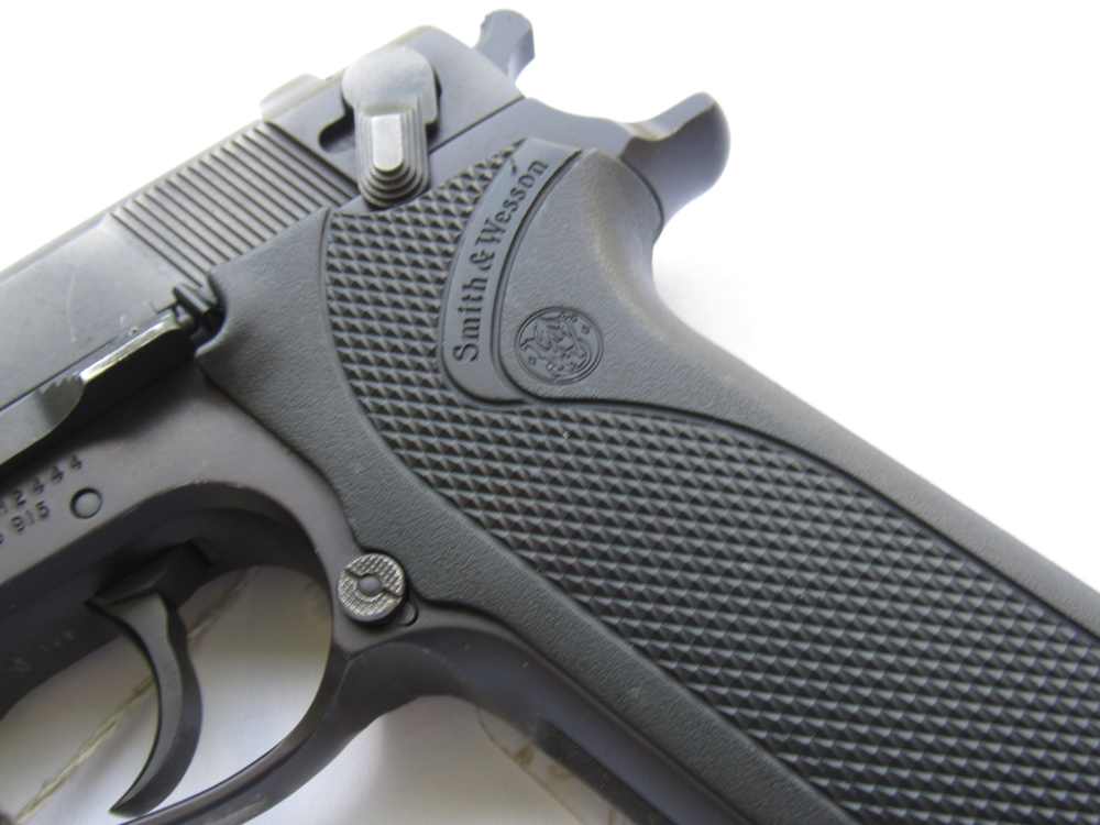 1994 Smith & Wesson 915 9mm $.01 Start No Reserve-img-6