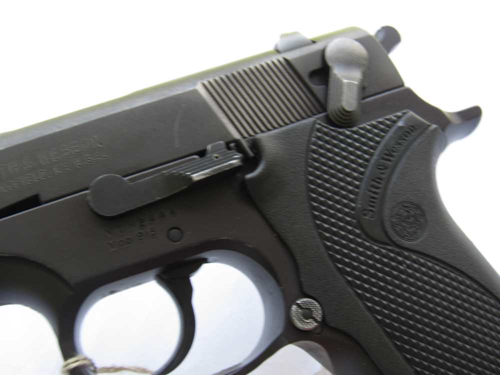 1994 Smith & Wesson 915 9mm $.01 Start No Reserve-img-2