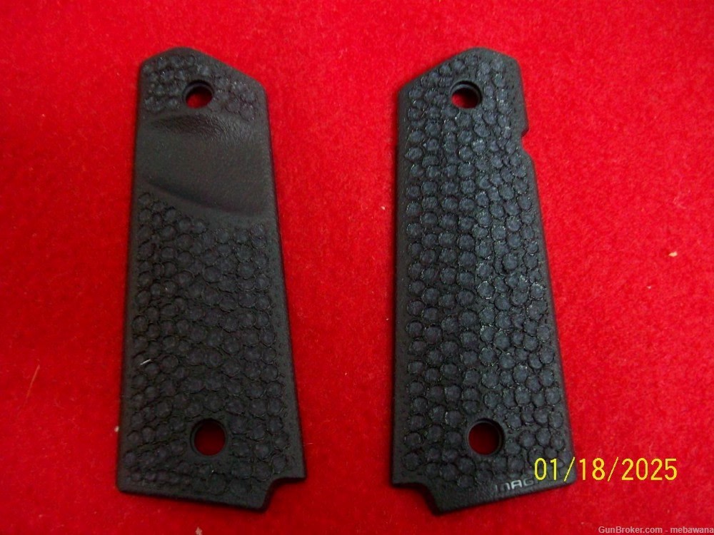NEW Custom 1911 Stippled grips W FINGER GROVE-img-0