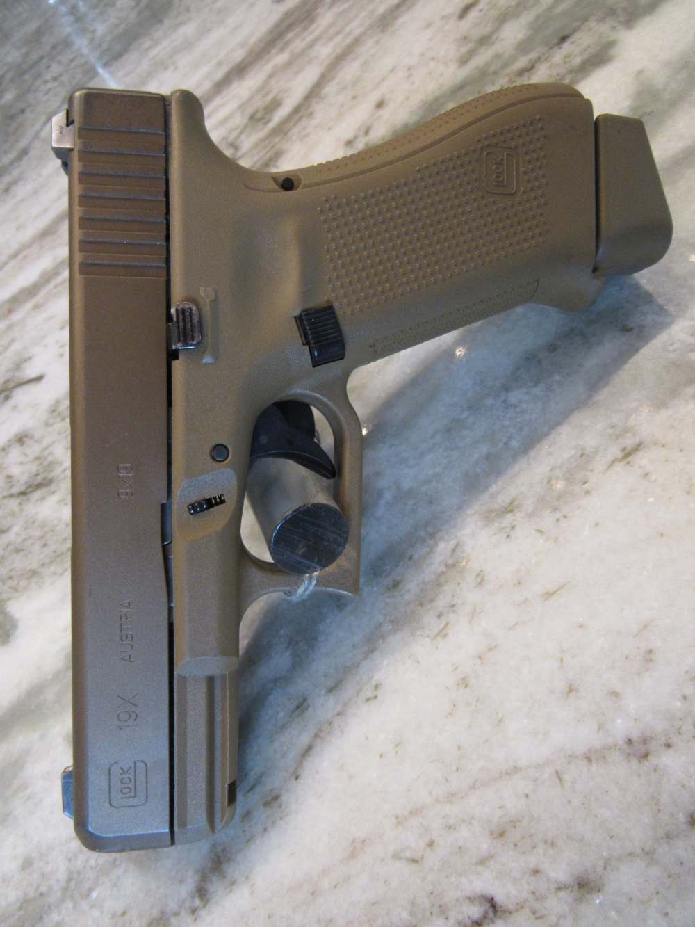 Glock 19X G5 9MM w/4.02"Brl Night Sights $.01 Start No Reserve-img-0