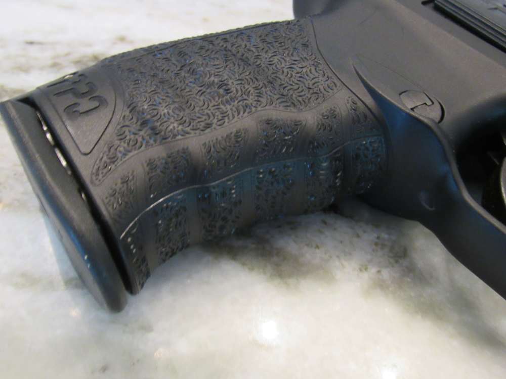 Walther Arms PPQ M2 9MM 4"Brl Night Sights w/3 Mags in Box No Reserve-img-17