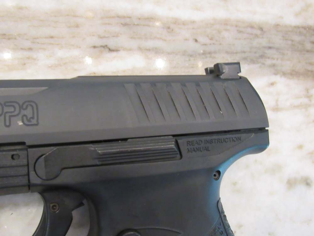 Walther Arms PPQ M2 9MM 4"Brl Night Sights w/3 Mags in Box No Reserve-img-7