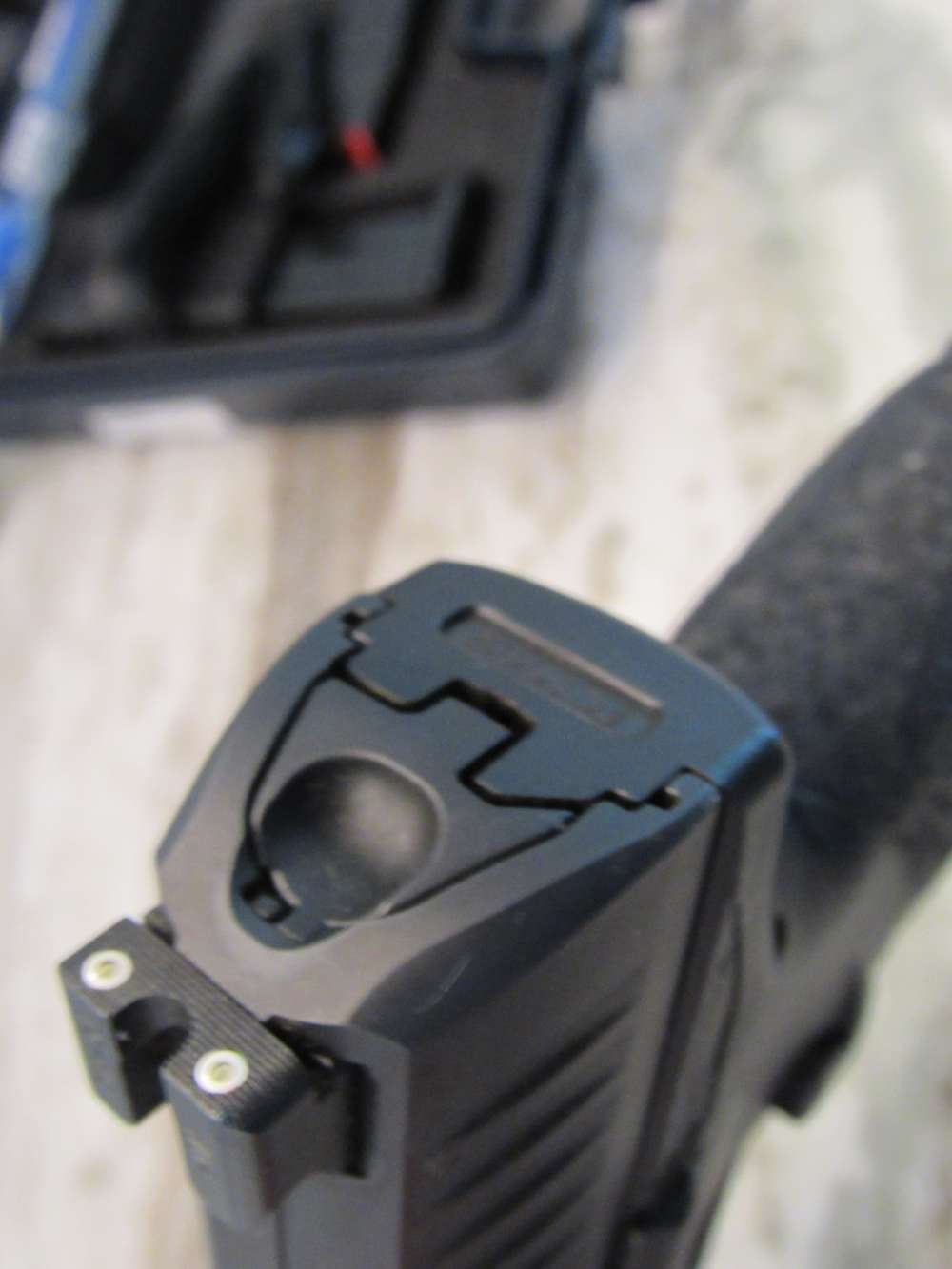 Walther Arms PPQ M2 9MM 4"Brl Night Sights w/3 Mags in Box No Reserve-img-14