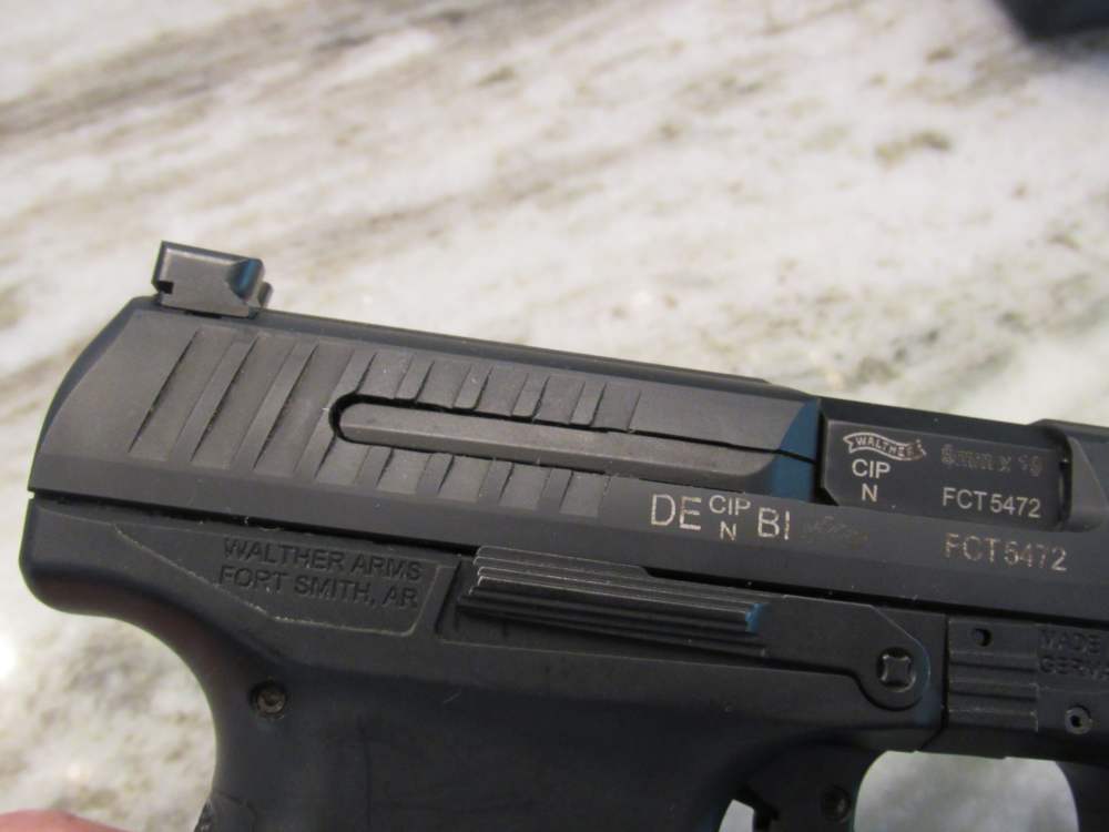 Walther Arms PPQ M2 9MM 4"Brl Night Sights w/3 Mags in Box No Reserve-img-20