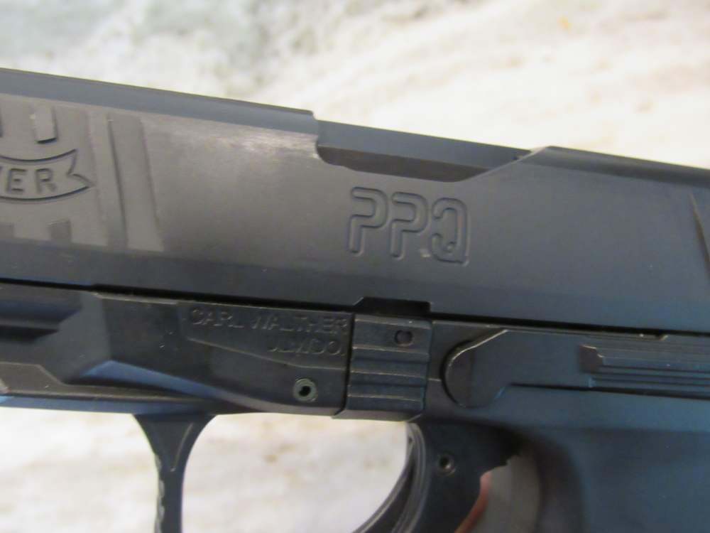 Walther Arms PPQ M2 9MM 4"Brl Night Sights w/3 Mags in Box No Reserve-img-6