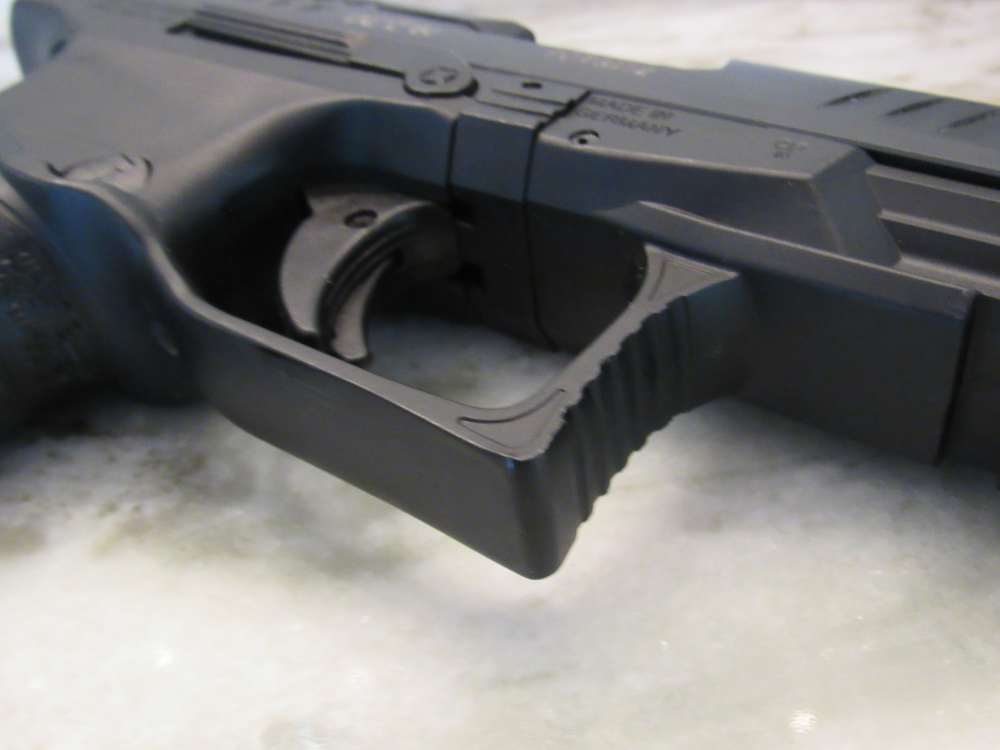 Walther Arms PPQ M2 9MM 4"Brl Night Sights w/3 Mags in Box No Reserve-img-18