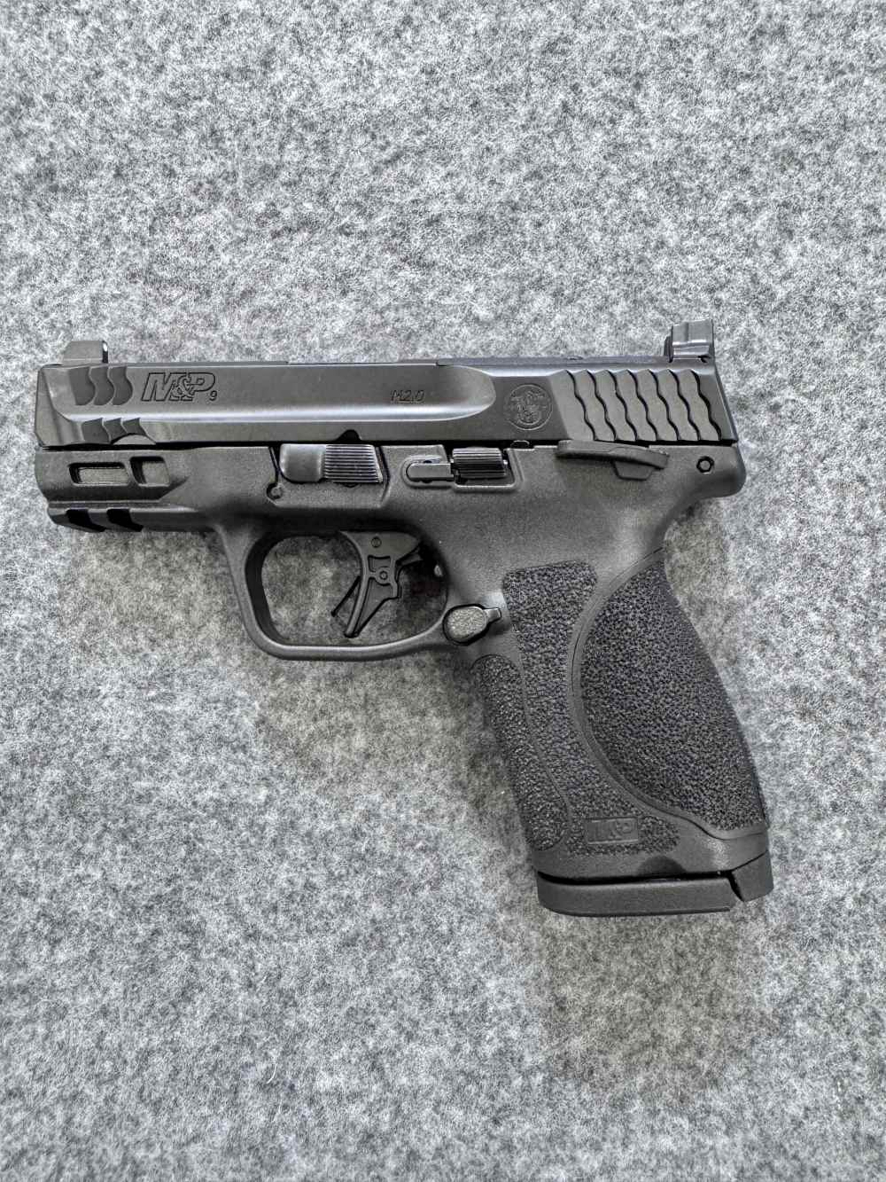 Smith & Wesson M&P 9 Compact M2 9MM-img-1
