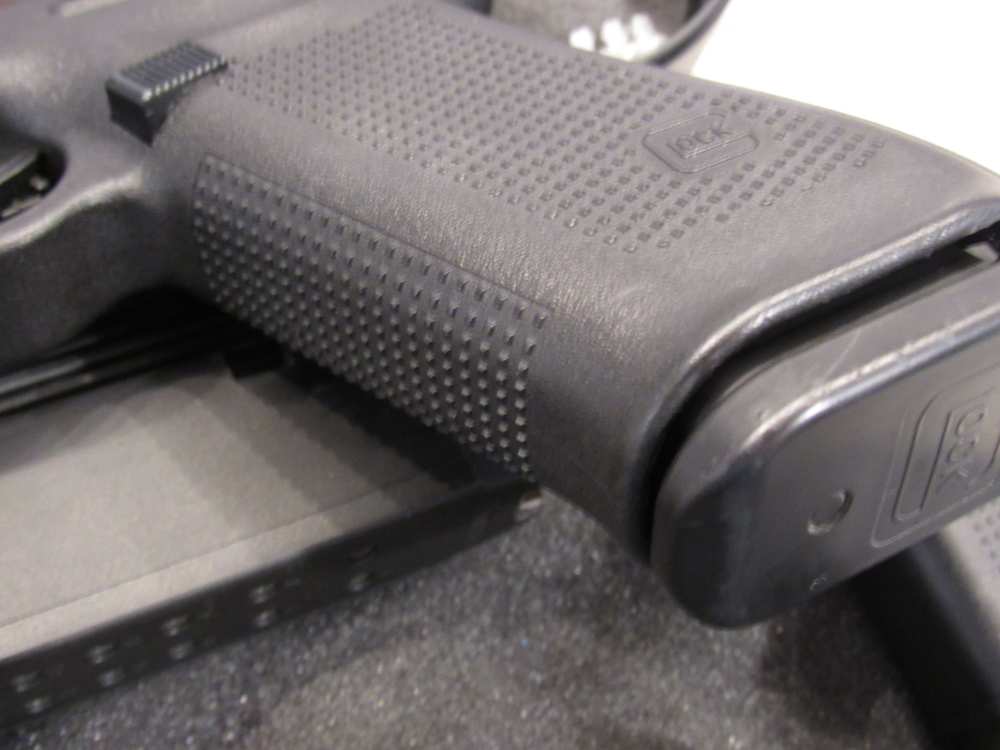 In Case Glock G45 9mm w/Night Sights 3 mags & Accessories No Resv-img-12