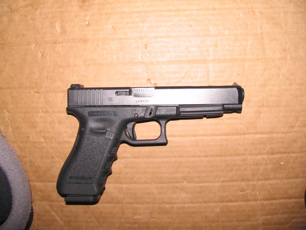 Glock 34, Gen 3 9mm Pistol 5.51 bbl, 2 Mag's, In orig. Case,Ex. Like new Co-img-1