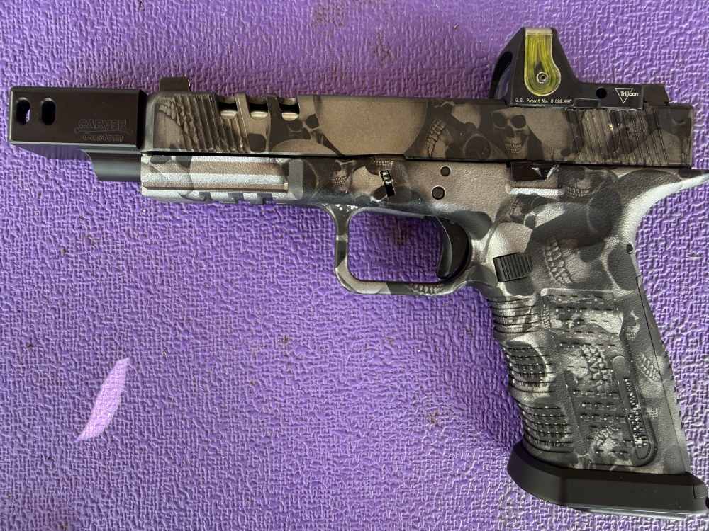 Glock 22 40S&W with modifications (never fired closet queen)-img-2