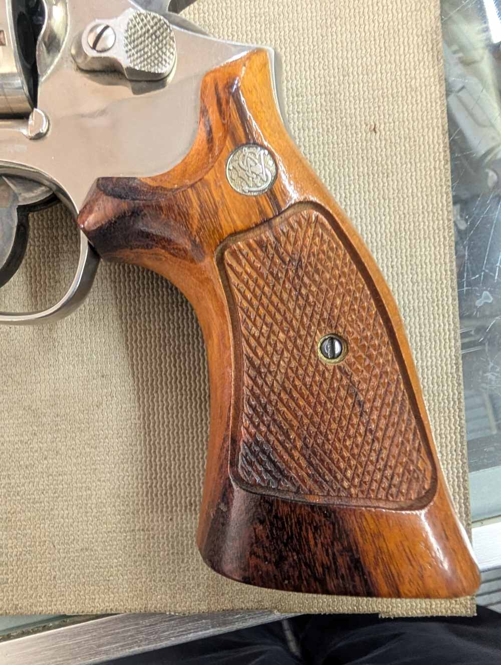 Smith & wesson 581 nickel 357 magnum revolver -img-3
