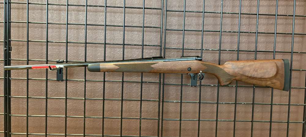 Winchester Model 70 Super Grade, .243 Win, 22" Barrel, Satin Fancy Walnut-img-1