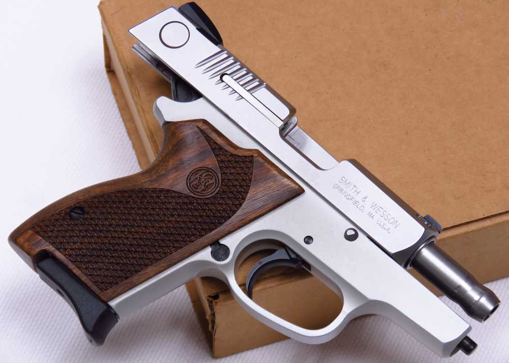 UNCOMMON & BEAUTIFUL S&W Cheifs Special CS9 9MM W/ Gorgeous Wood MINT Semi-img-32