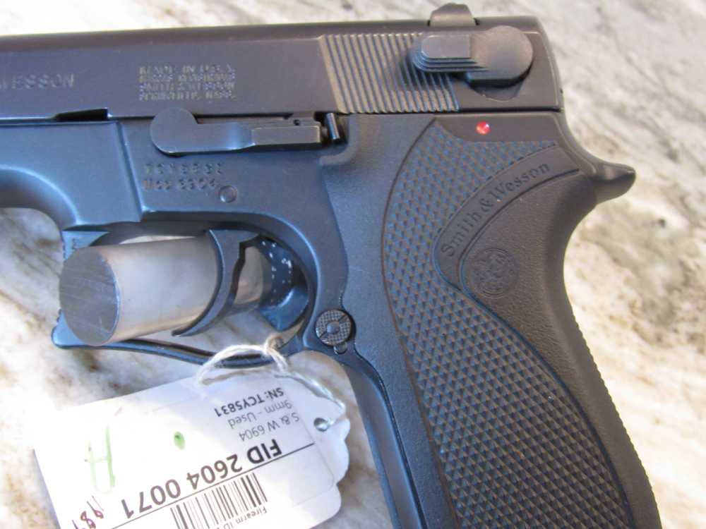 1989 Pre-Ban Smith & Wesson 6904 $.01 Start No Resv 9mm-img-2