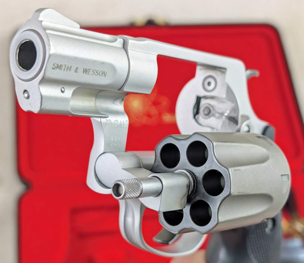 1999 Smith & Wesson 331 2" 32 H&R Mag Scandium Titanium AirLite Sc S&W-img-10