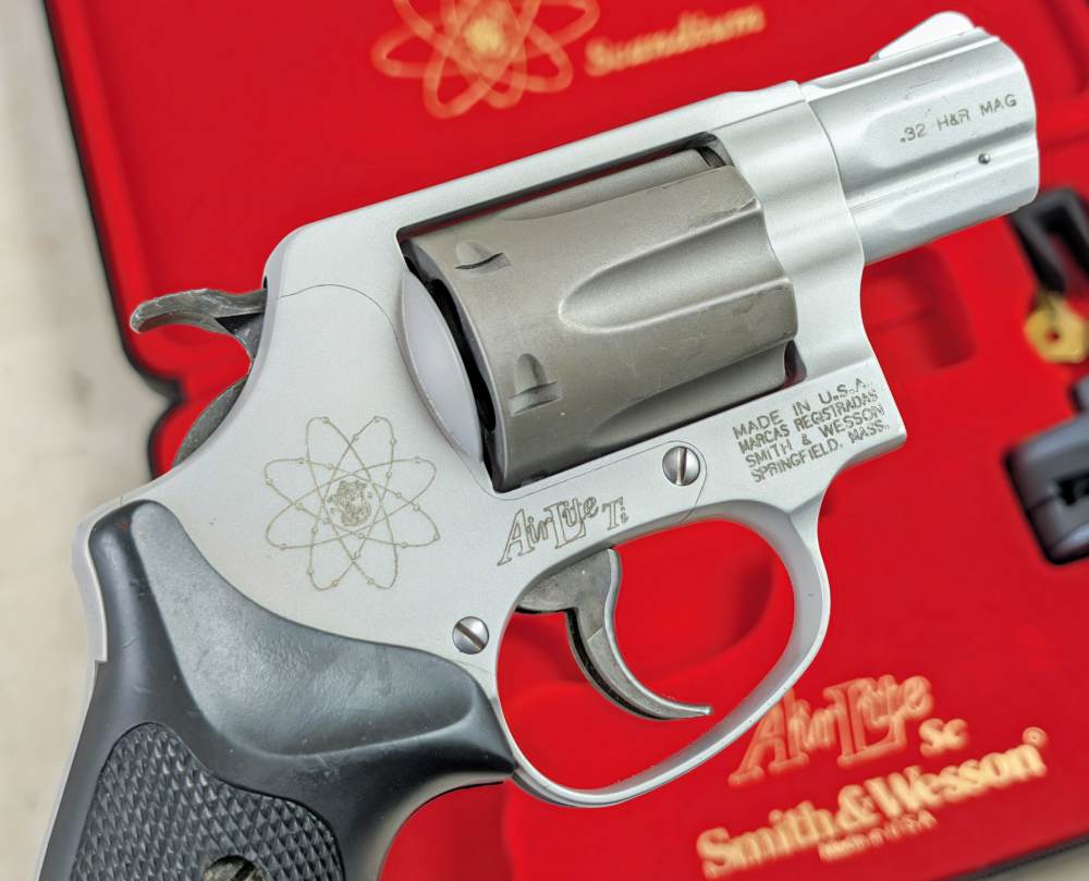 1999 Smith & Wesson 331 2" 32 H&R Mag Scandium Titanium AirLite Sc S&W-img-4